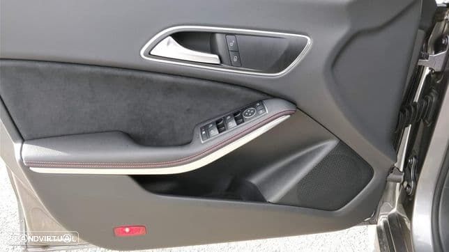 Mercedes-Benz CLA 180 d Shooting Brake AMG Line - 8