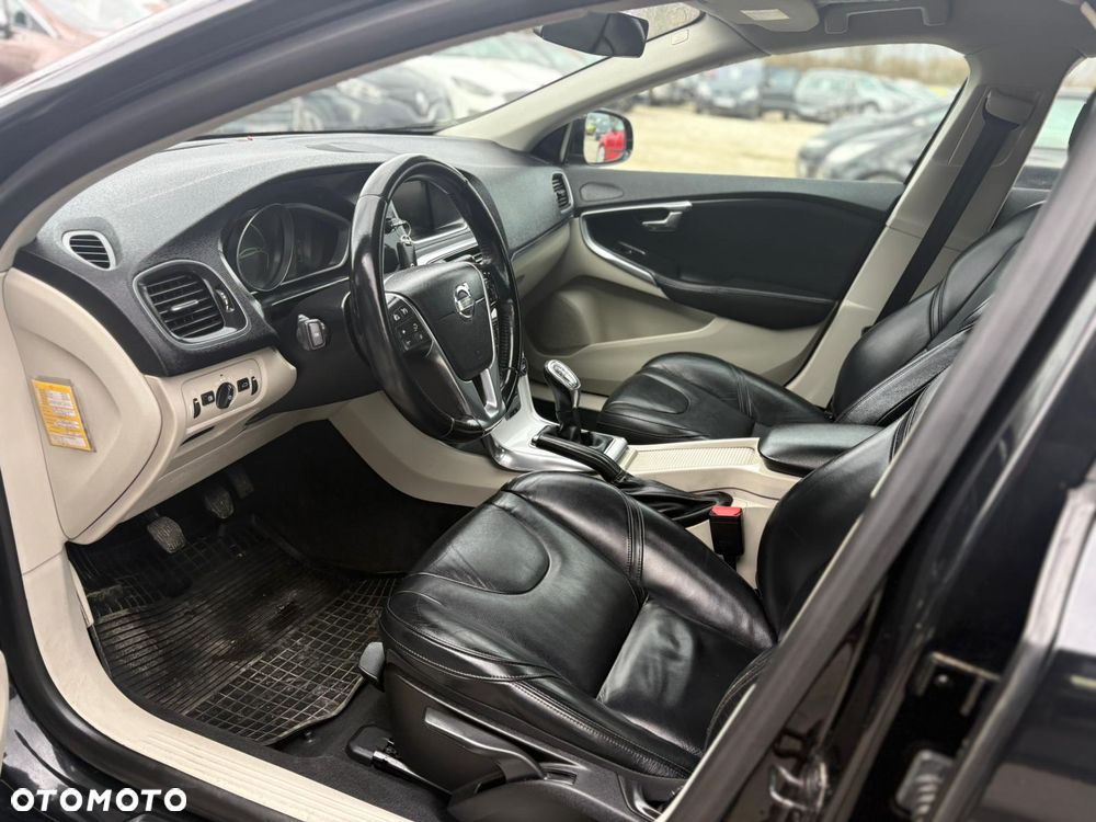 Volvo V40 D2 - 12