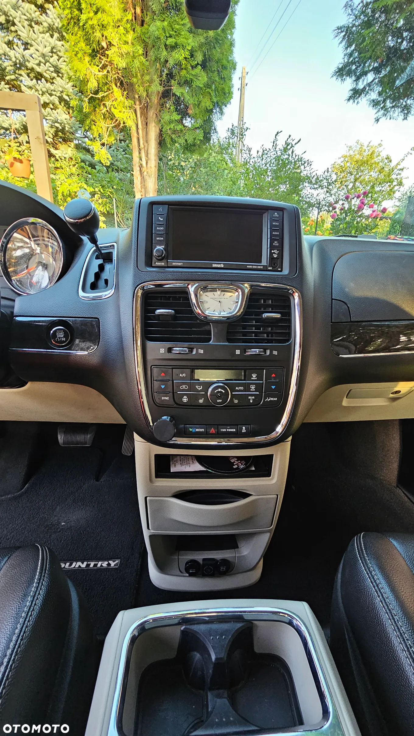 Chrysler Town & Country 3.6 Limited - 15