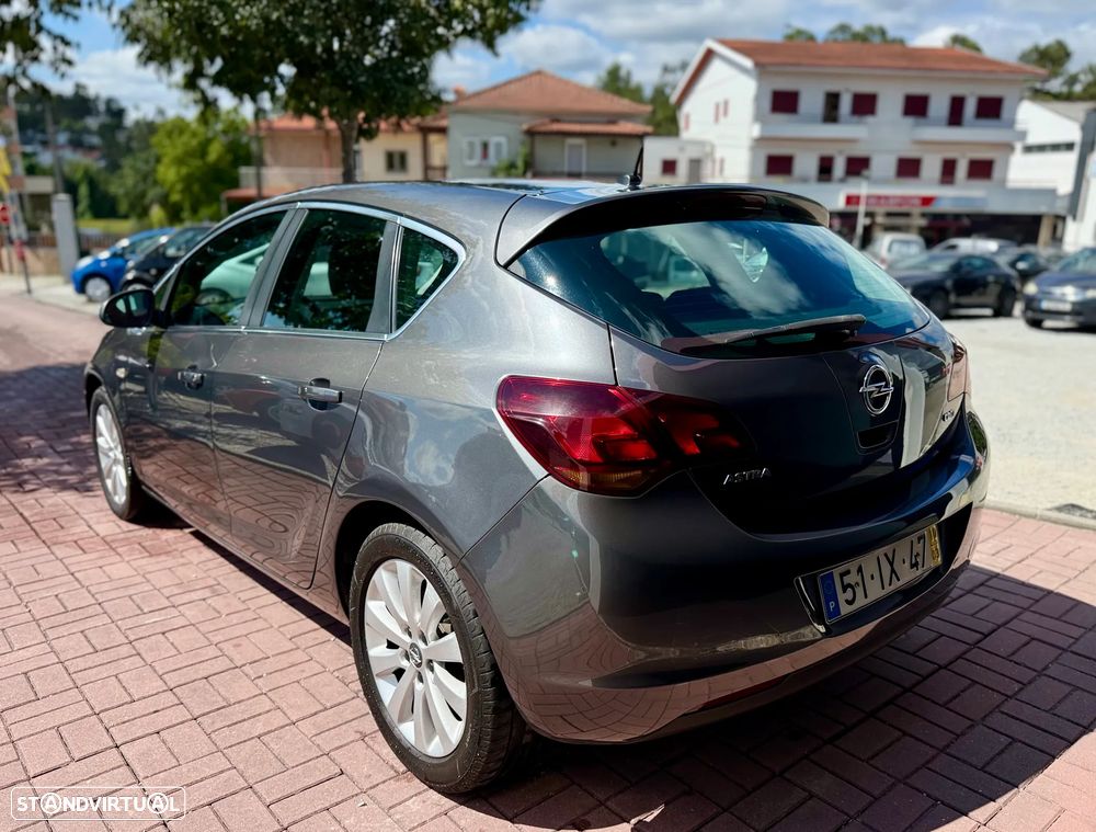 Opel Astra 1.7 CDTi Cosmo - 5