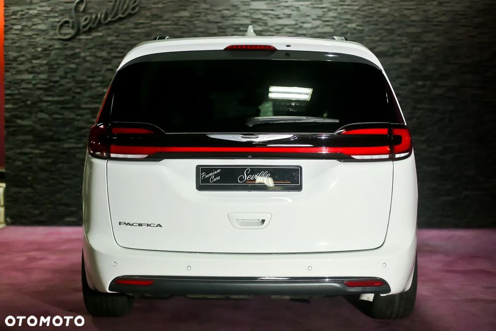 Chrysler Pacifica - 14