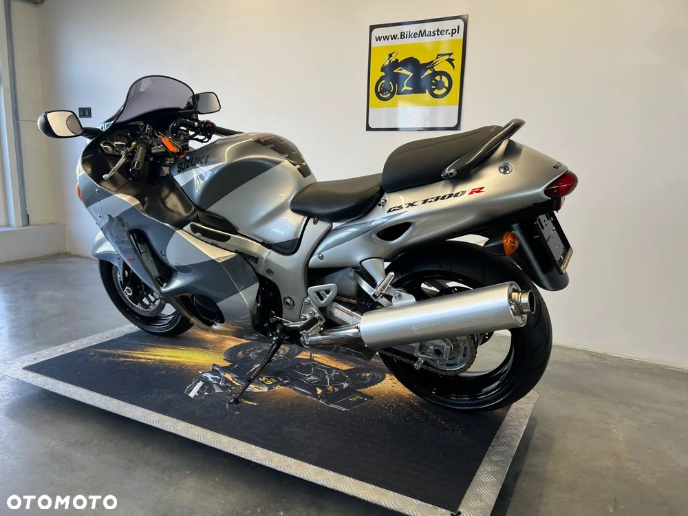 Suzuki GSX - 6