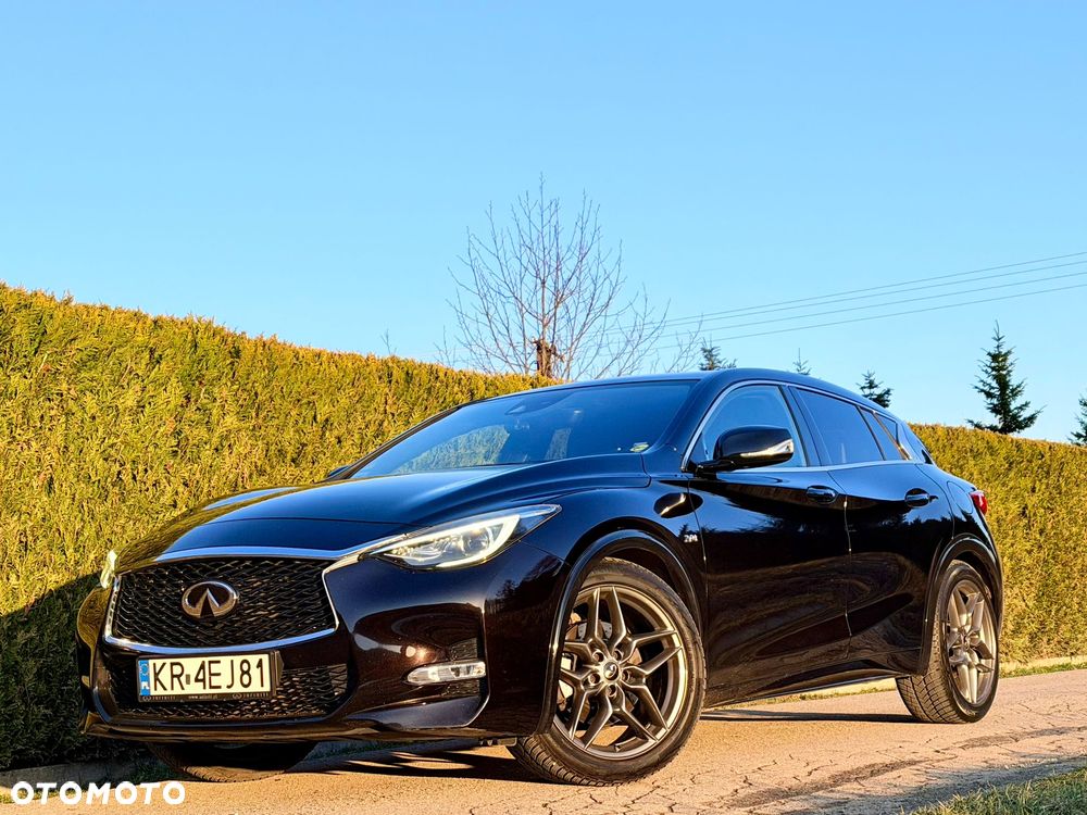 Infiniti Q30 2.0t Sport AWD 7DCT - 12