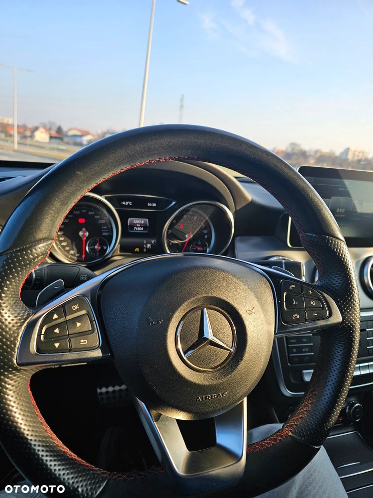 Mercedes-Benz CLA 200 7G-DCT AMG Line - 12