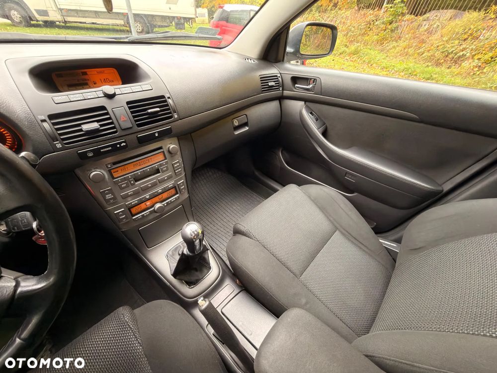 Toyota Avensis - 31