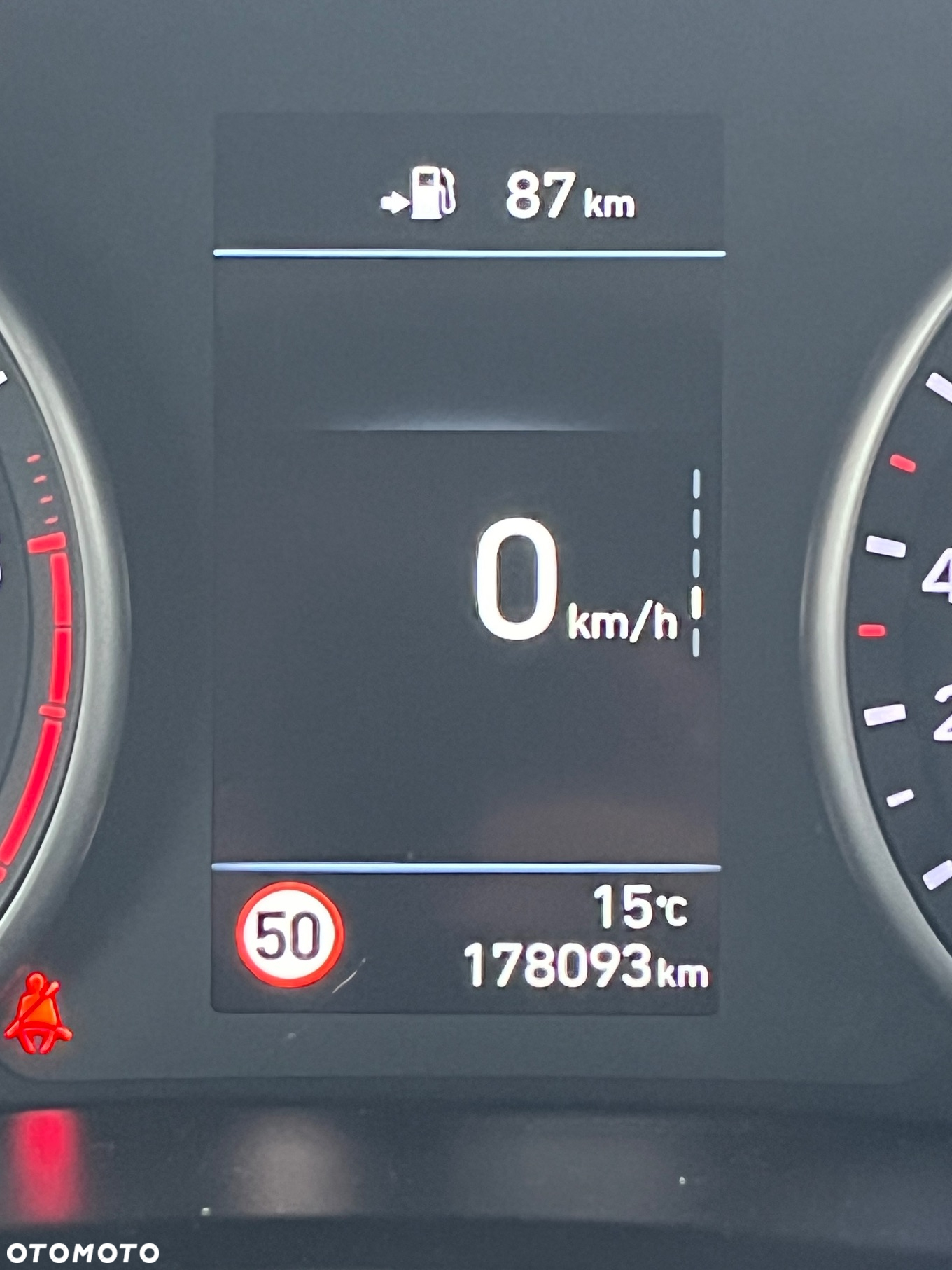 Hyundai i30 Fastback 1.6 CRDI Premium - 9