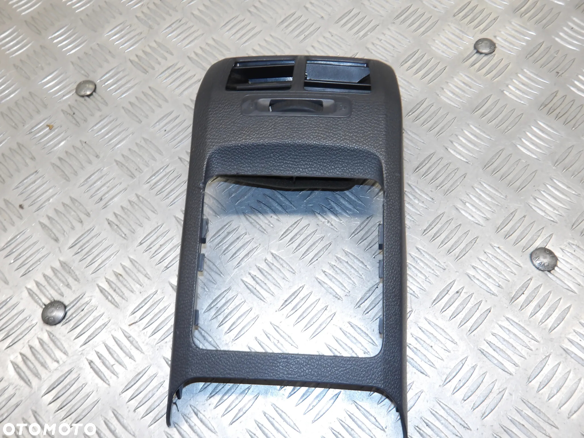 VW JETTA V 05-10 KRATKA NAWIEWU TUNELU TYŁ 1K0819203 - 2