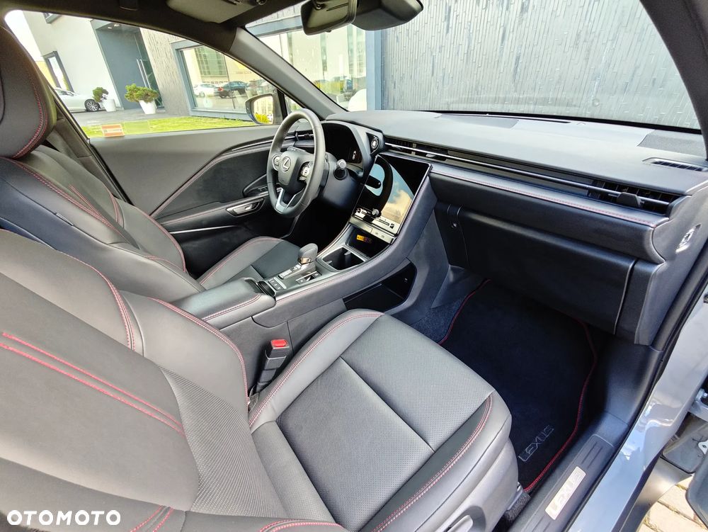 Lexus LBX 1.5 Hybrid Emotion - 12