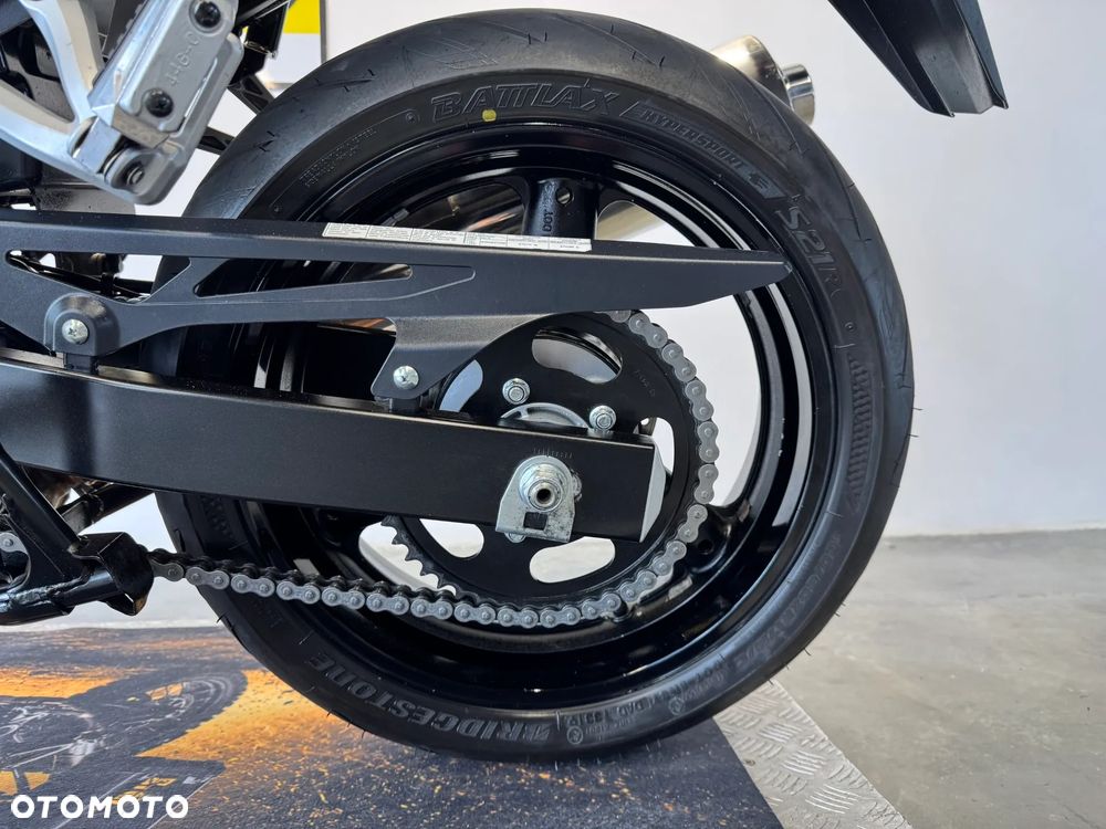 Suzuki Bandit - 25