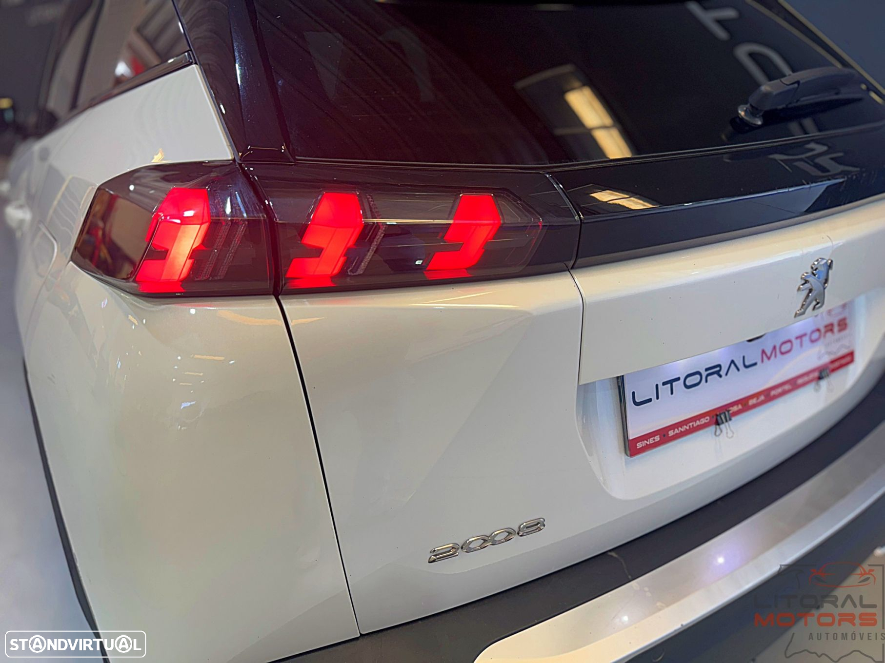 Peugeot 2008 PureTech 155 EAT8 GT - 8
