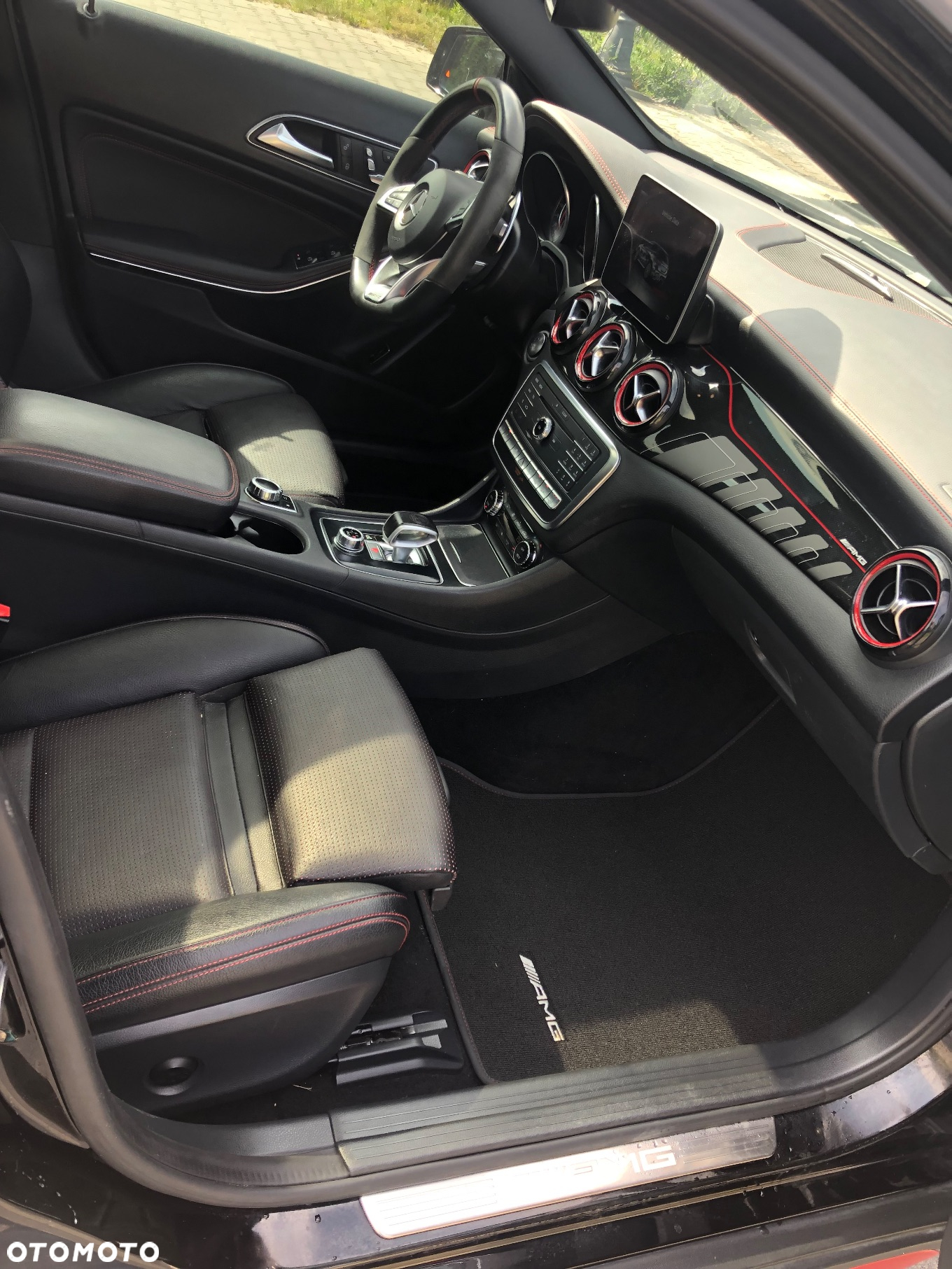Mercedes-Benz GLA AMG 45 4Matic AMG Speedshift 7G-DCT - 32