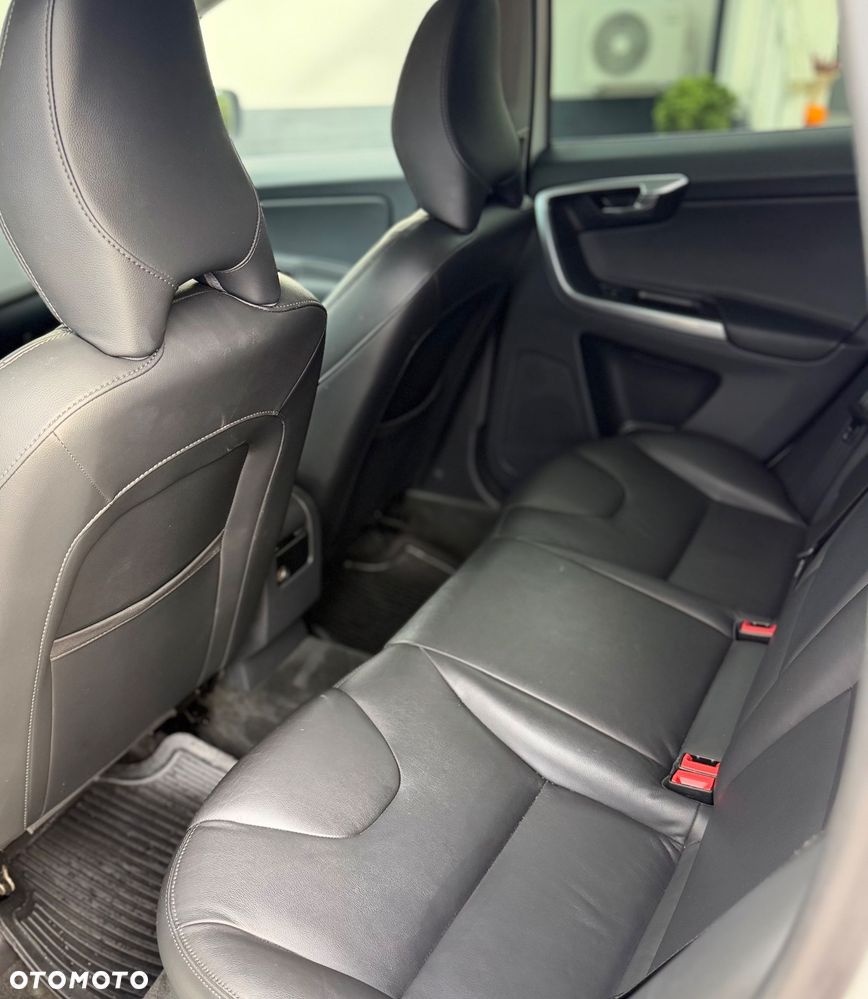 Volvo XC 60 T5 AWD Momentum - 13