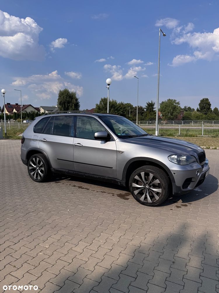 BMW X5 4.8i xDrive - 1