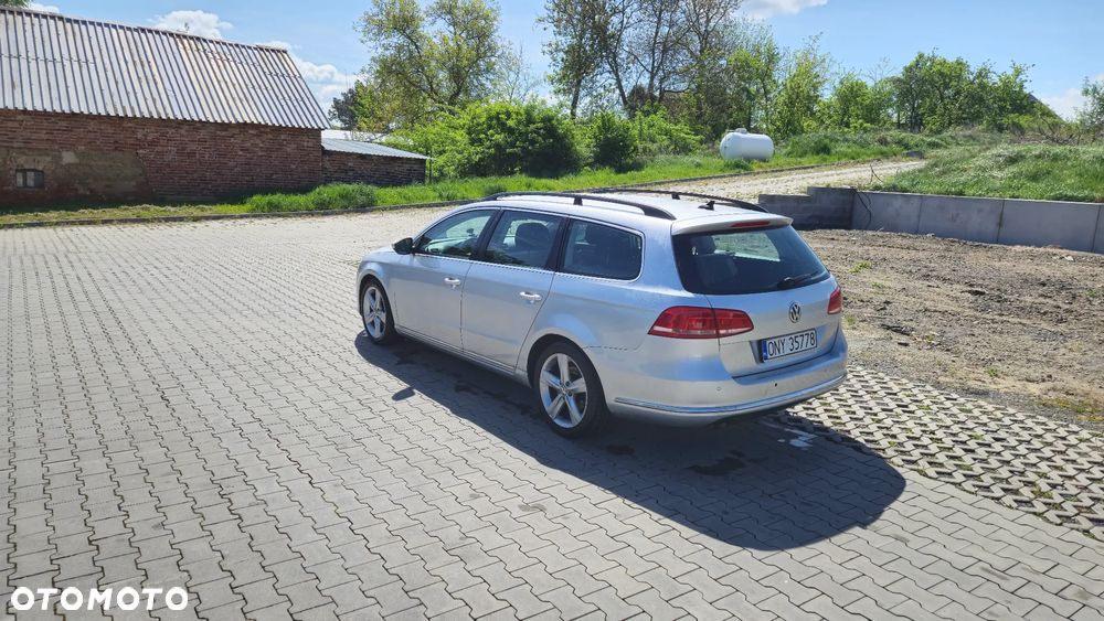 Volkswagen Passat 1.6 TDI Comfortline - 4