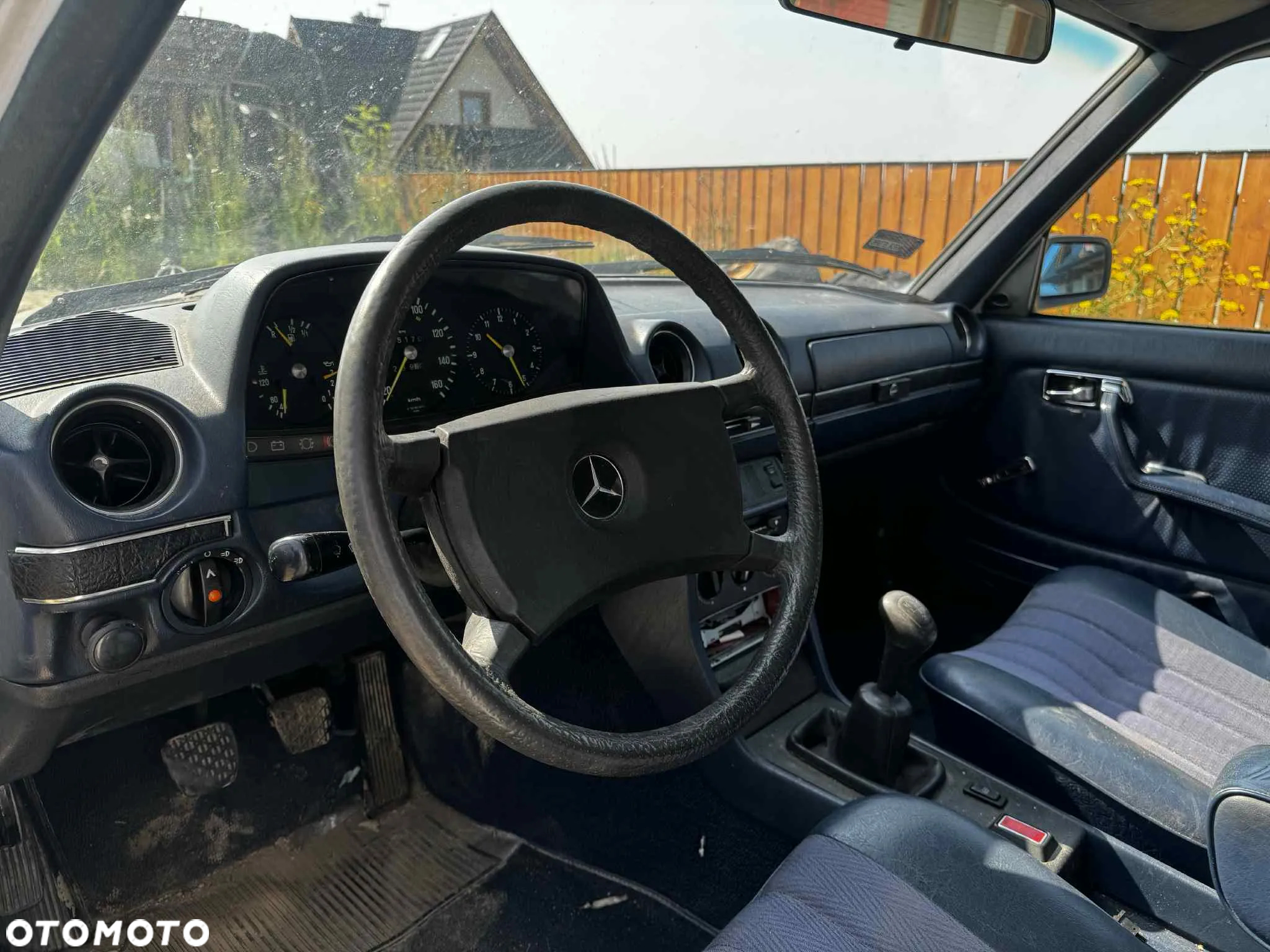 Mercedes-Benz W123 - 4