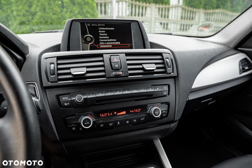 BMW Seria 1 116i Sport Line - 29