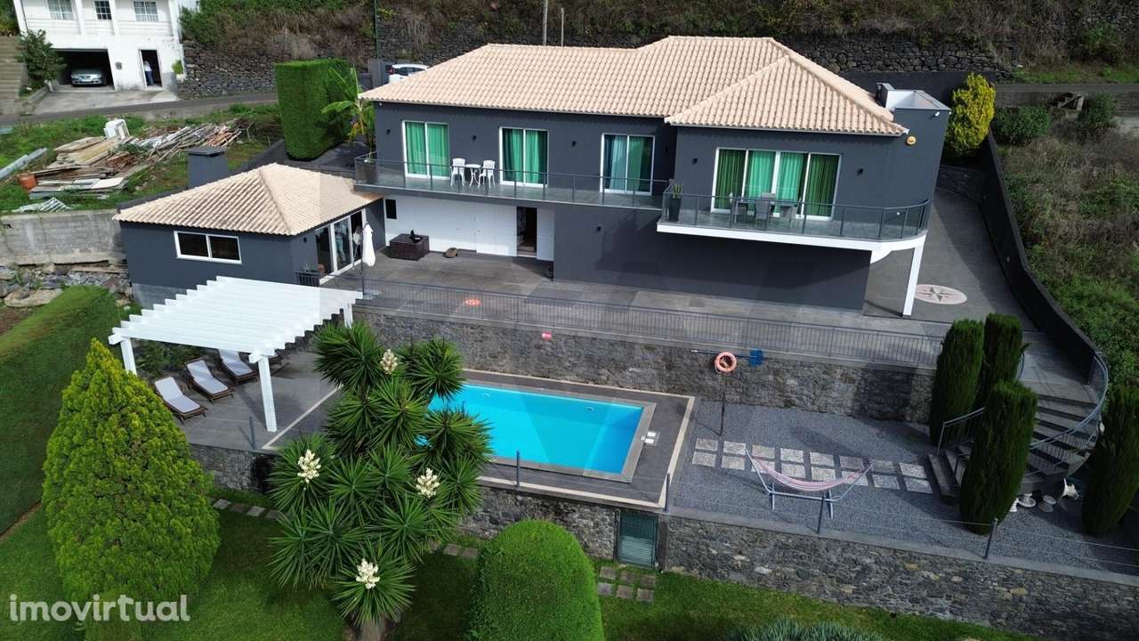 Moradia Unifamiliar | Tipologia T3 | Piscina | Vista Mar |Calheta | Ma - Grande imagem: 2/32