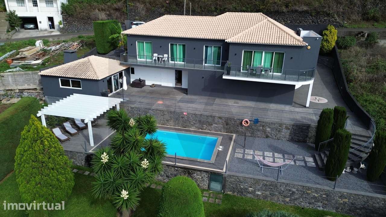 Moradia Unifamiliar | Tipologia T3 | Piscina | Vista Mar |Calheta | Ma - Grande imagem: 2/32