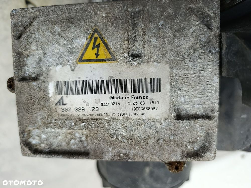 LAMPA PRZÓD PRAWA XENON ALFA ROMEO 159 60683987 1307329123  AL - 10
