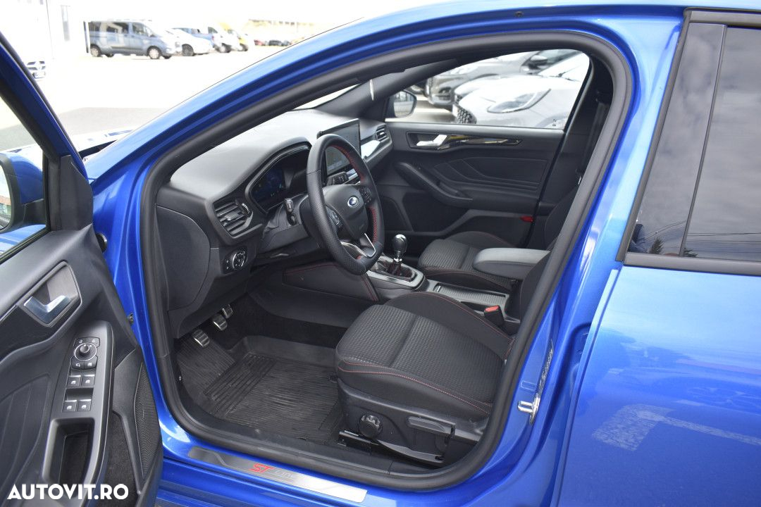 Ford Focus - 11