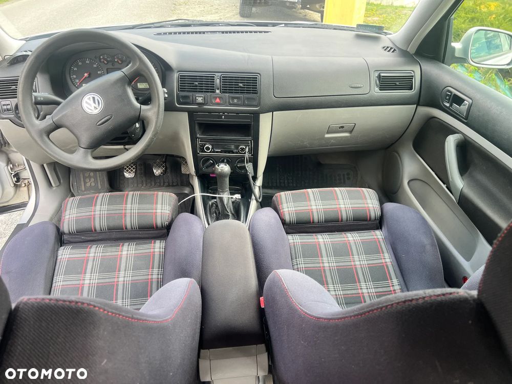 Volkswagen Golf 1.6 - 16