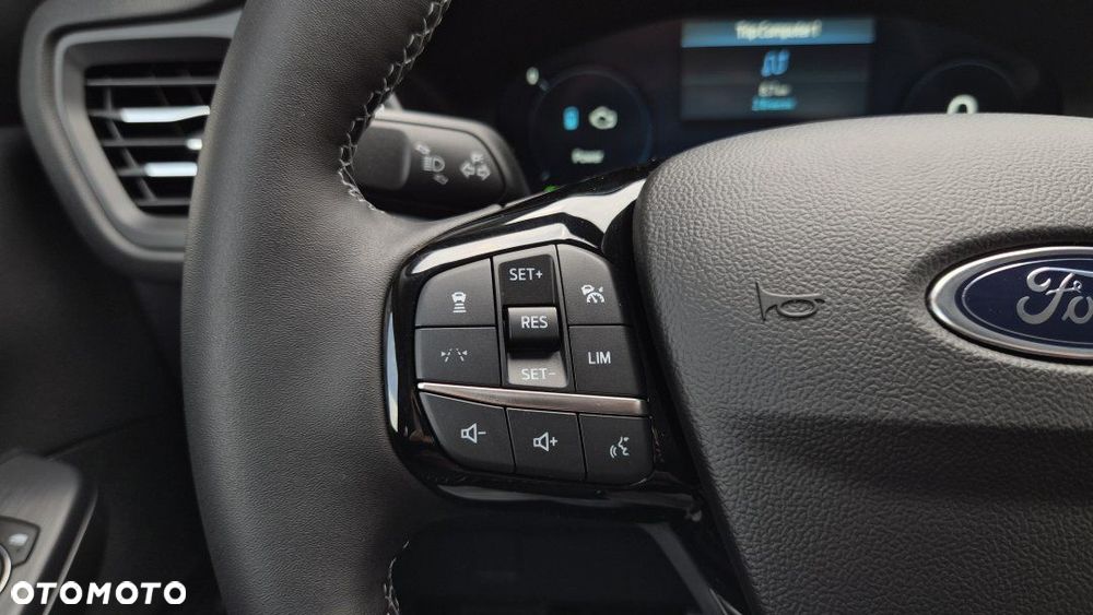 Ford Kuga - 11
