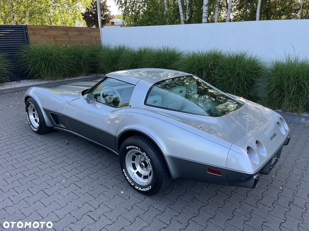 Chevrolet Corvette - 3