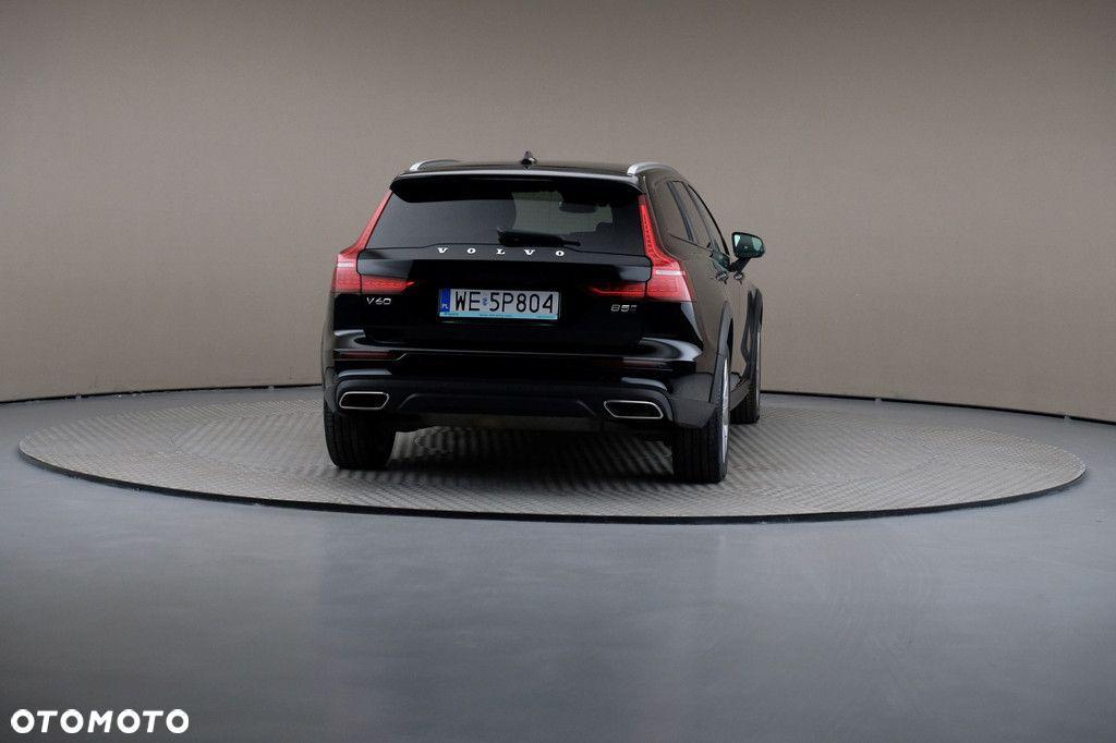 Volvo V60 Cross Country - 5