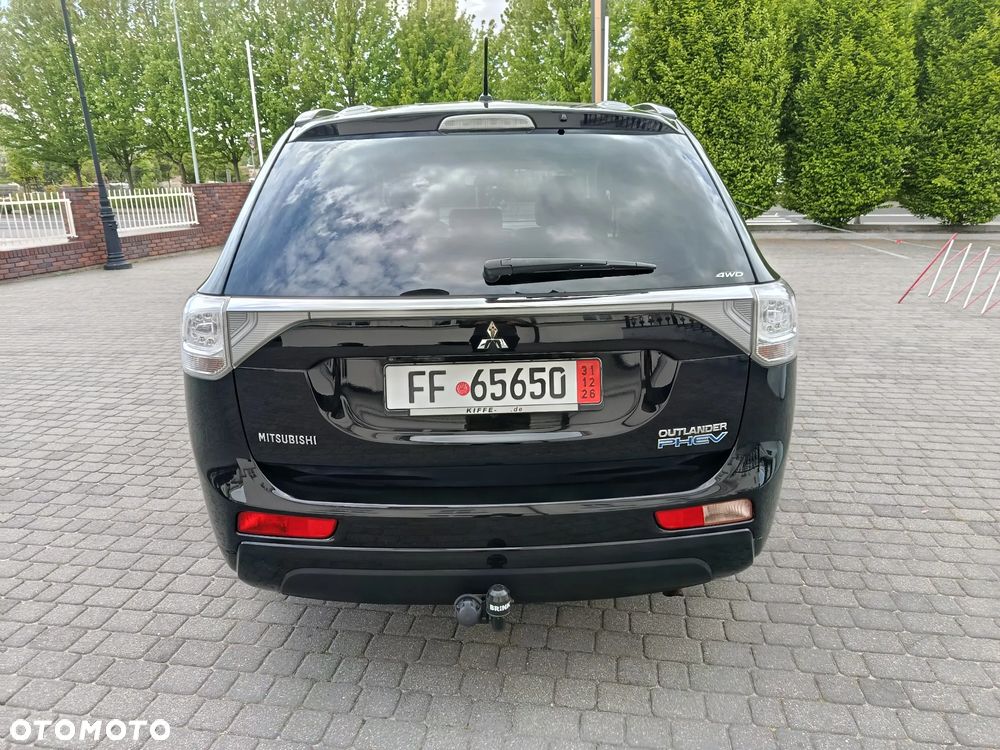 Mitsubishi Outlander 2.0 4WD Plus - 13