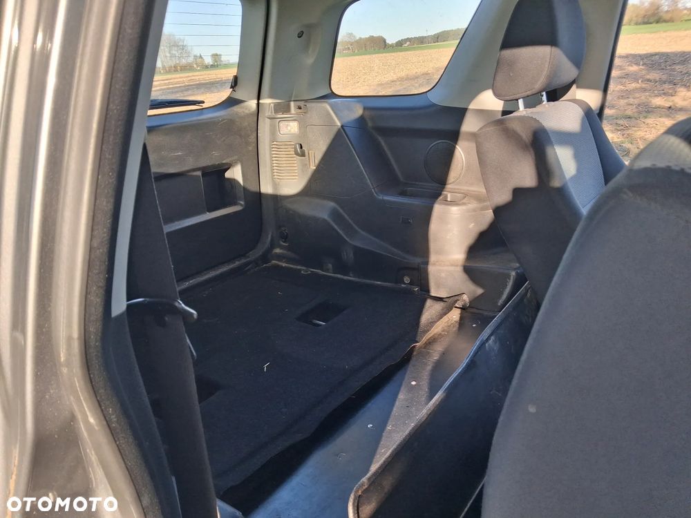 Suzuki Grand Vitara 1.9 DDiS Comfort - 14