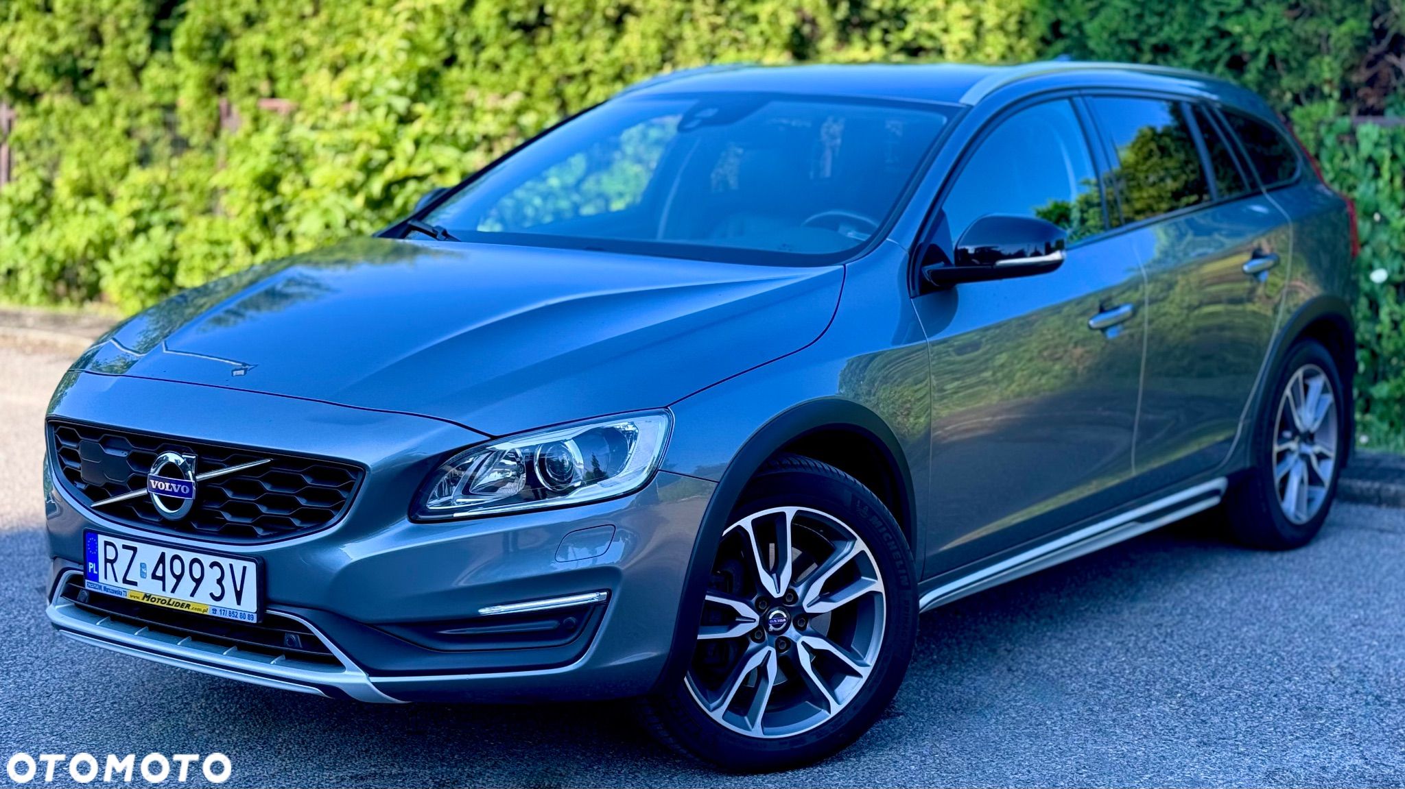 Volvo V60 D4 AWD Drive-E Summum - 1