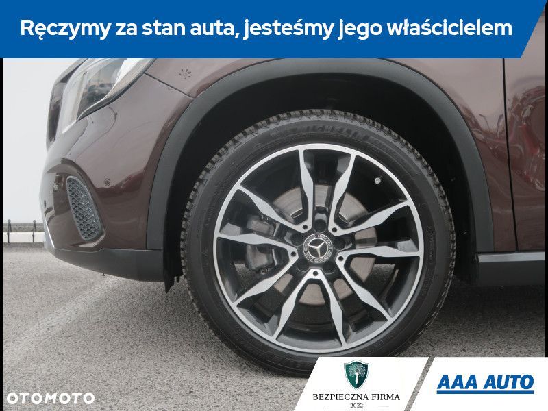 Mercedes-Benz GLA - 16