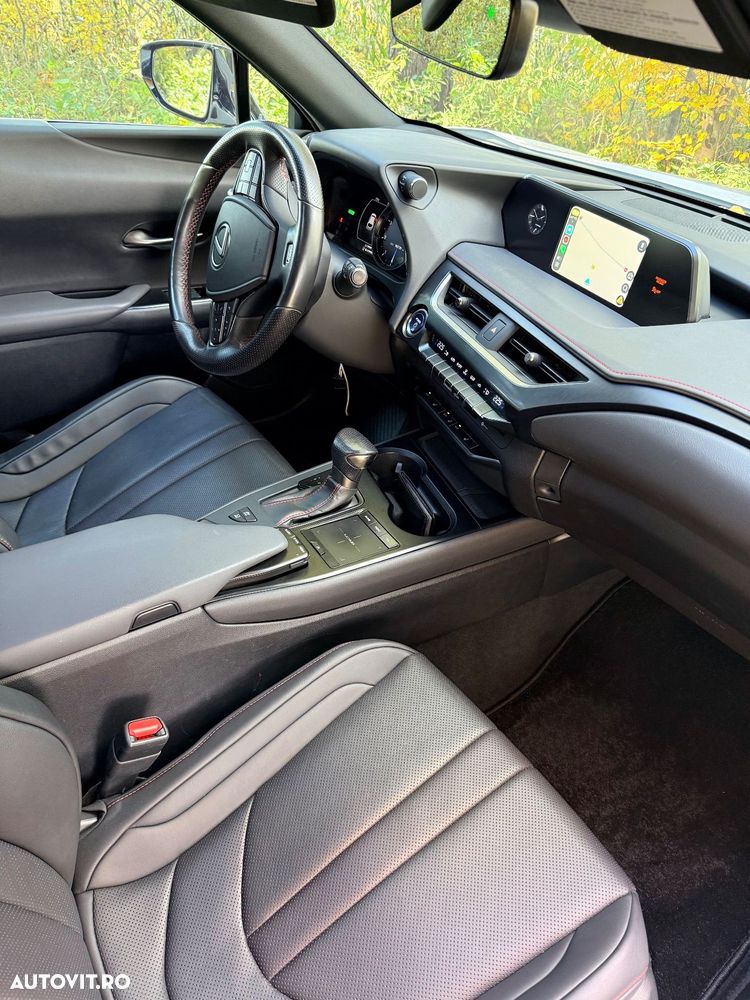 Lexus UX 250h (E-FOUR) F SPORT - 15