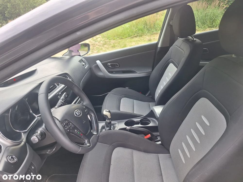 Kia Ceed - 22