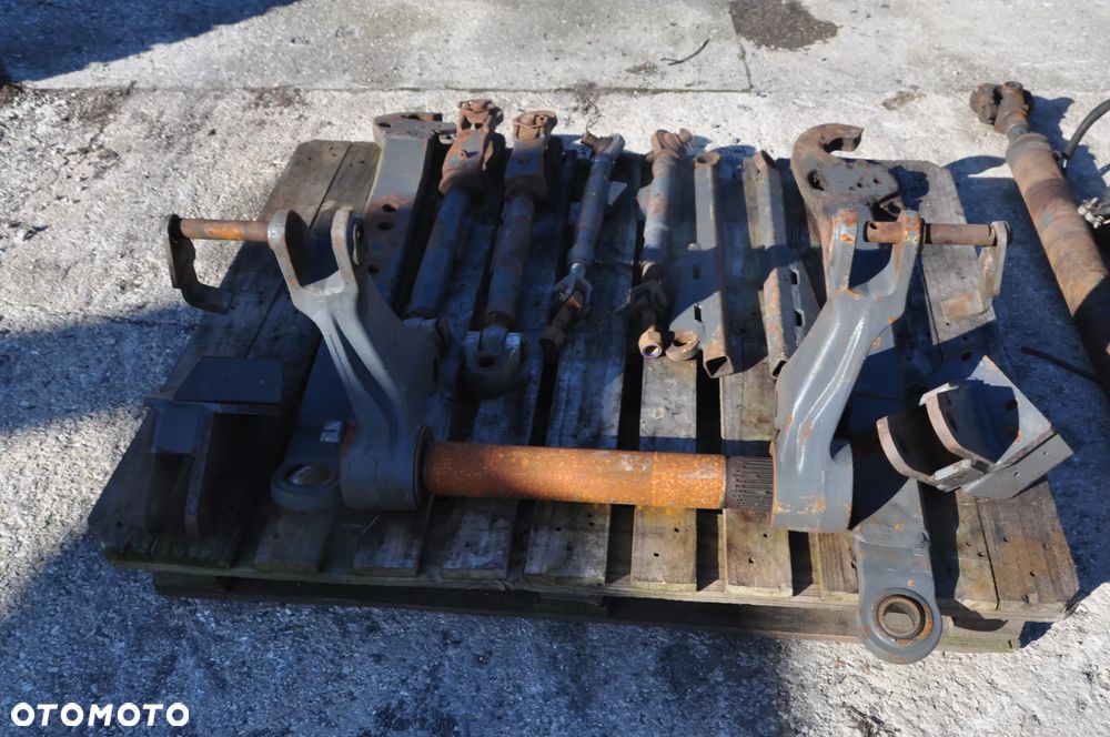 Podnosnik ramie wieszak odciag Massey Ferguson 7480 - 4