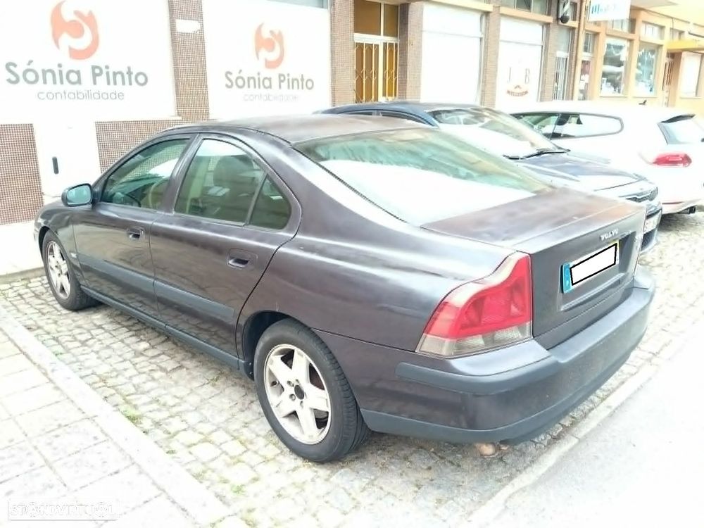 Volvo S60 2.4 D5 - 4