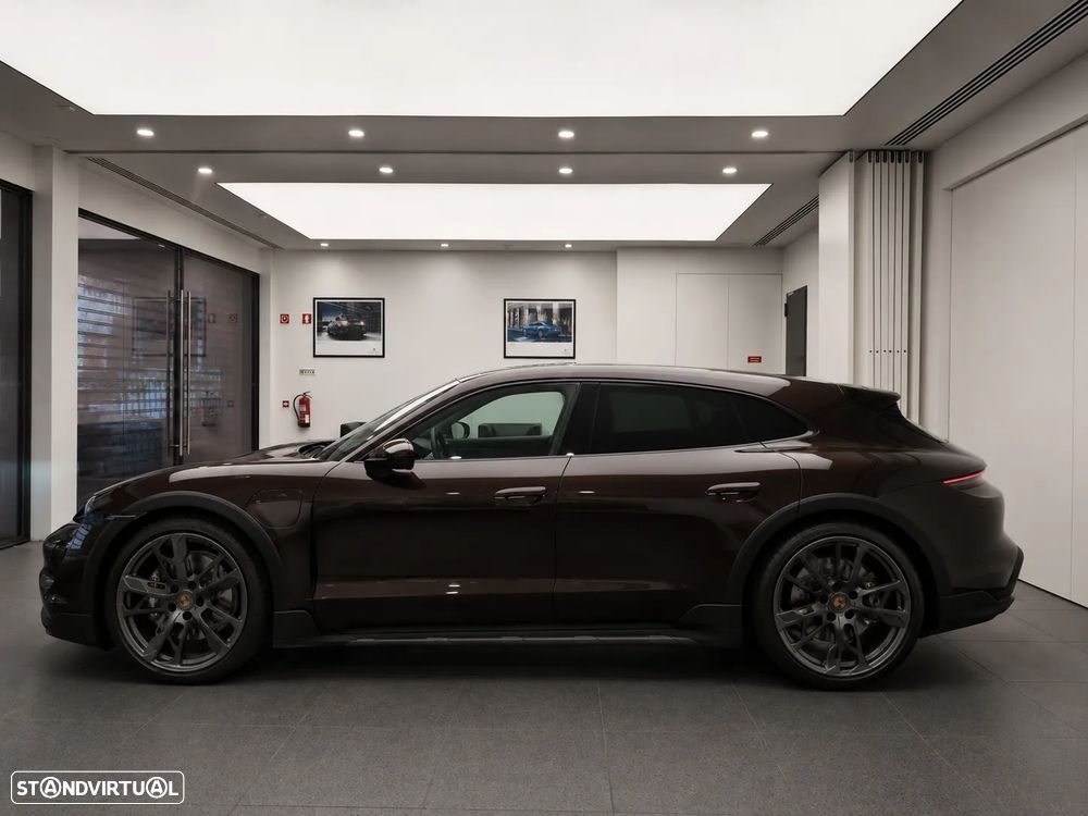 Porsche Taycan Cross Turismo 4 - 2