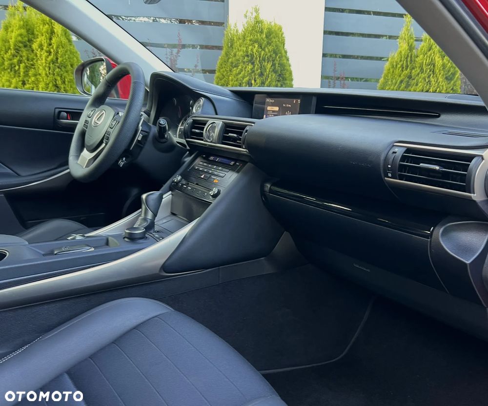 Lexus IS 200t F Sport - 14