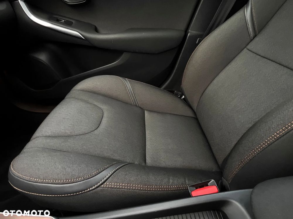 Volvo V40 Cross Country D2 Geartronic Momentum - 19