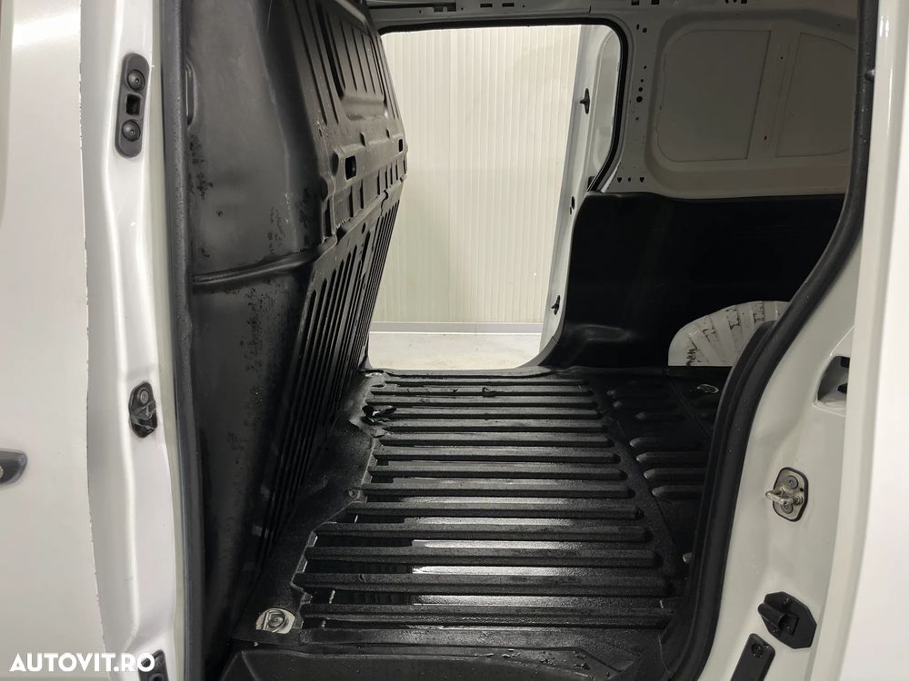 Peugeot Partner - 11