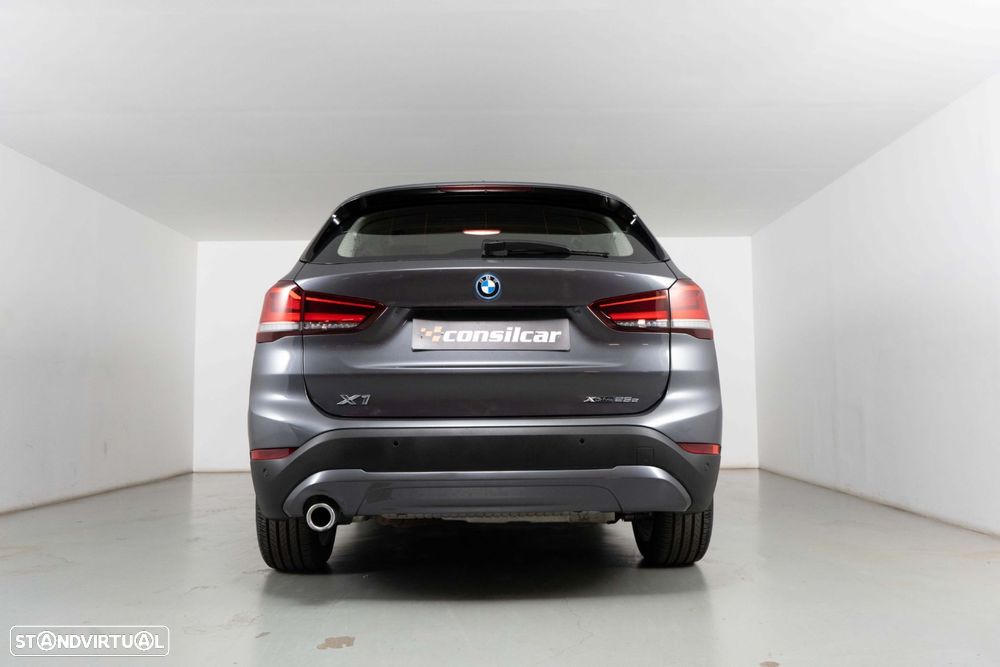 BMW X1 25 e xDrive Corporate Edition - 4
