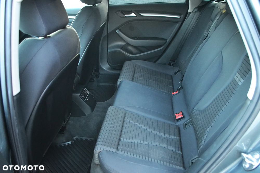 Audi A3 Sportback 2.0 TDI Ambiente - 10