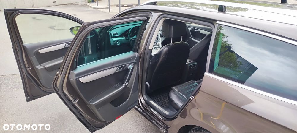 Volkswagen Passat Variant 2.0 TDI BlueMotion Technology Highline - 10