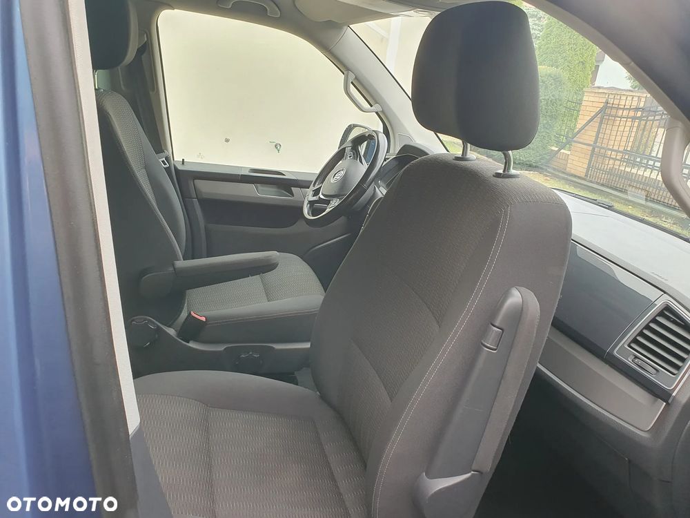 Volkswagen Multivan - 23