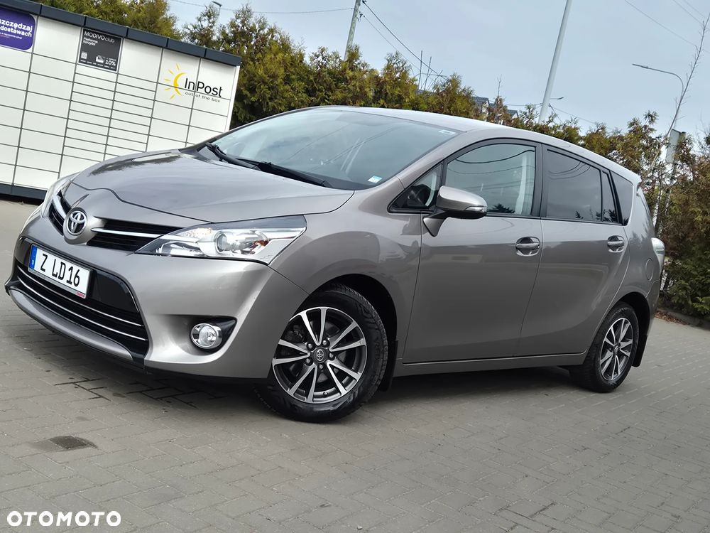 Toyota Verso 1.6 D-4D Prestige - 4