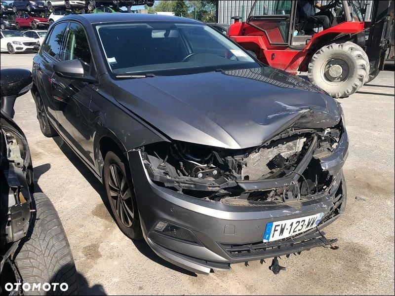 Volkswagen Polo - 2