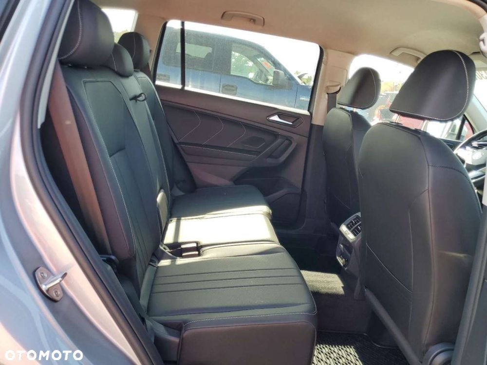 Volkswagen Tiguan - 12
