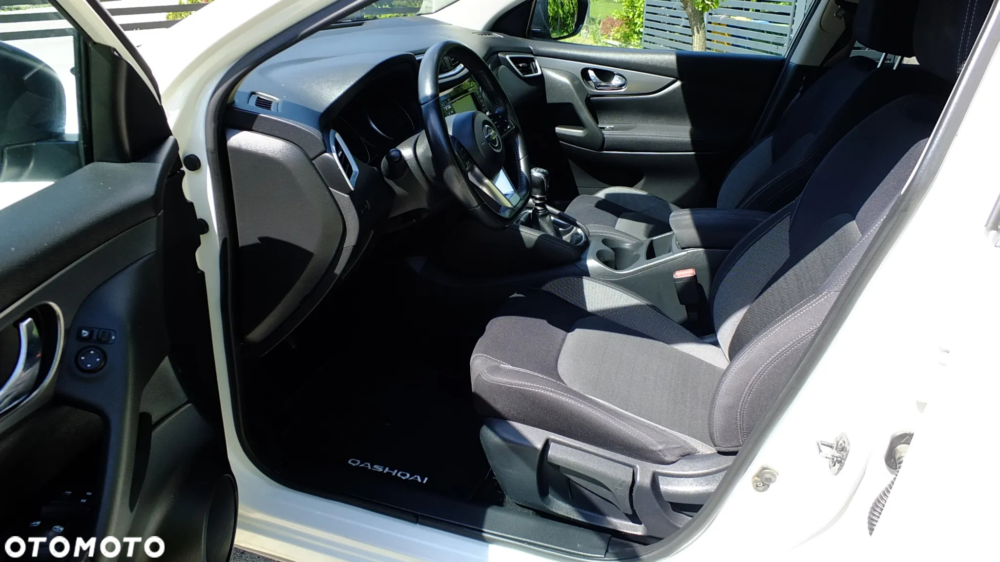 Nissan Qashqai 1.2 DIG-T N-Connecta EU6 - 11