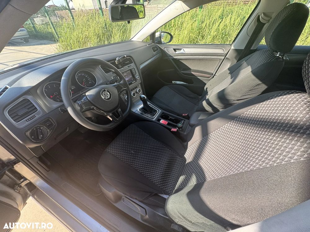 Volkswagen Golf - 8