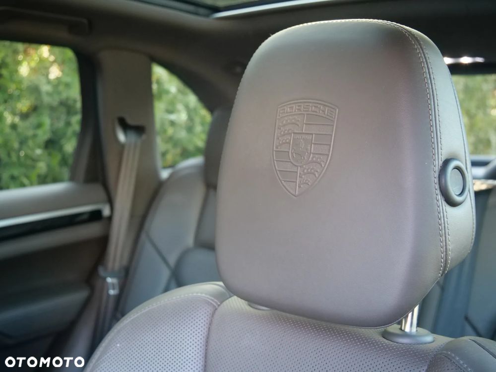 Porsche Cayenne Platinum Edition - 14